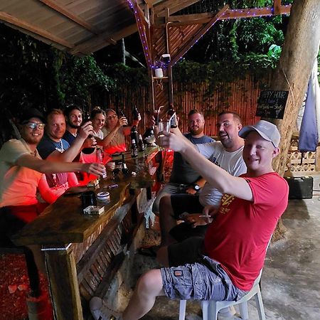 The Backyard Inn Moalboal Ngoại thất bức ảnh