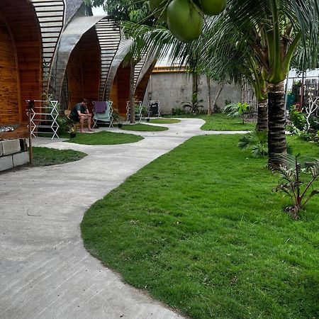 The Backyard Inn Moalboal Ngoại thất bức ảnh