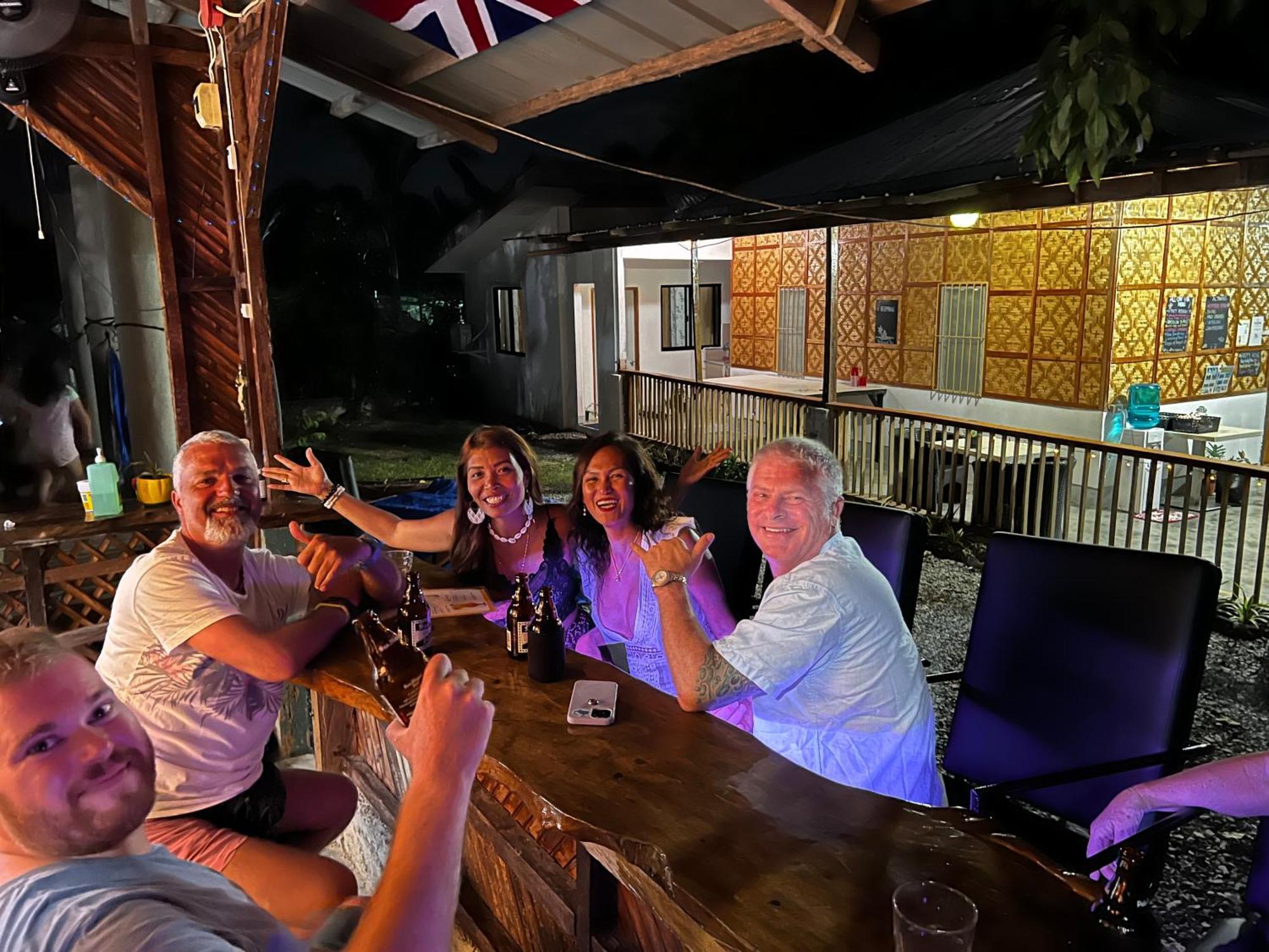 The Backyard Inn Moalboal Ngoại thất bức ảnh