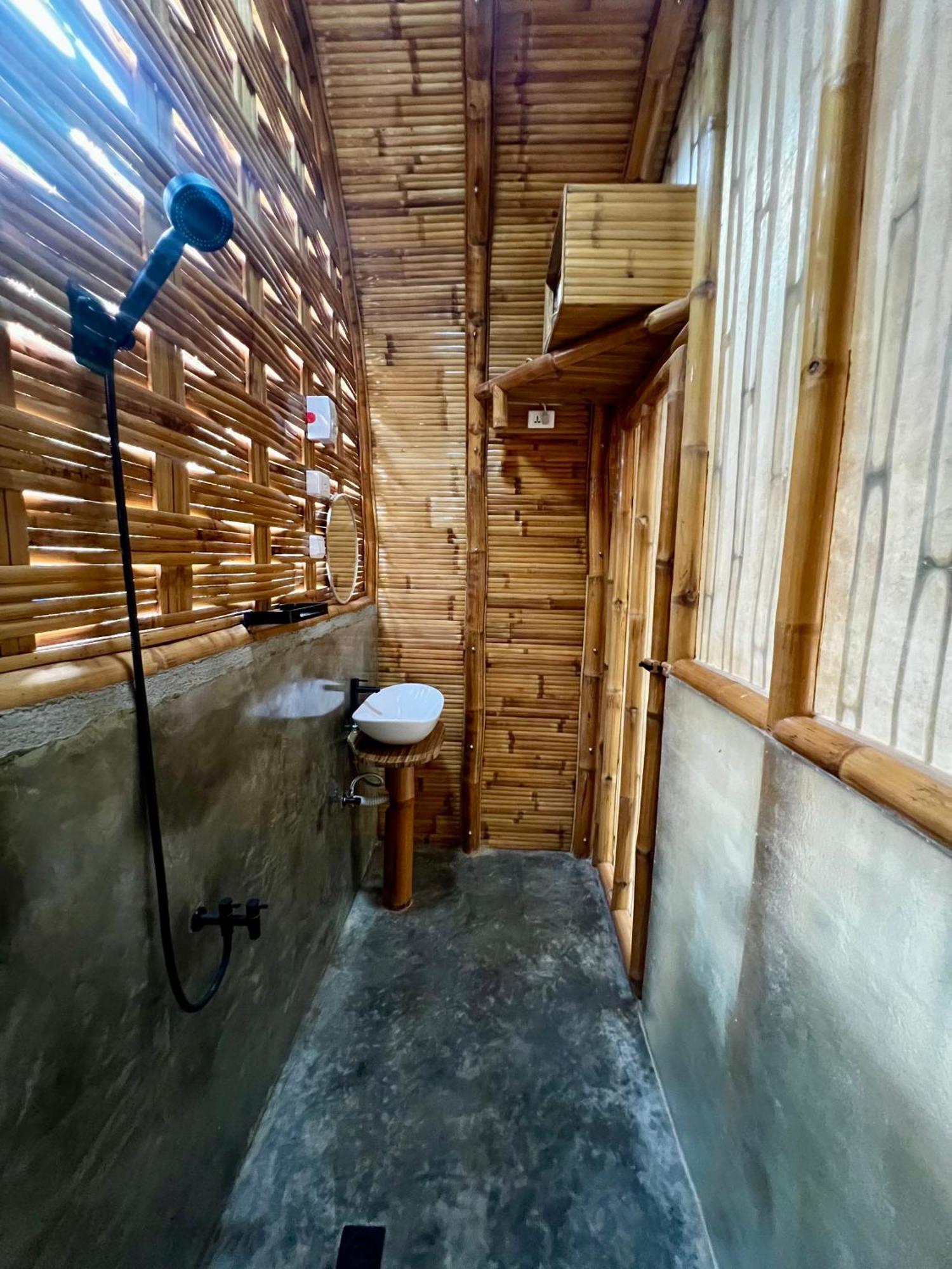 The Backyard Inn Moalboal Ngoại thất bức ảnh