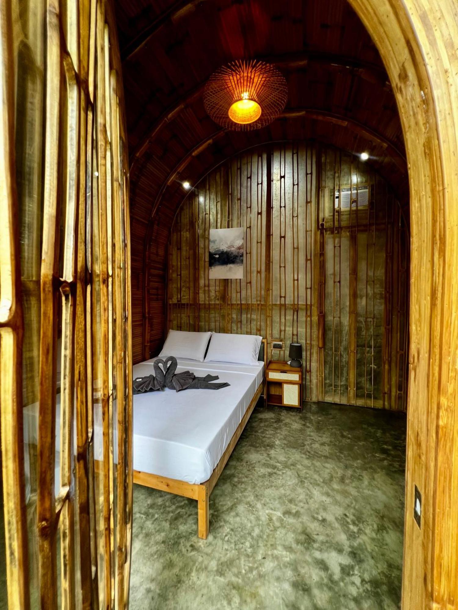 The Backyard Inn Moalboal Ngoại thất bức ảnh