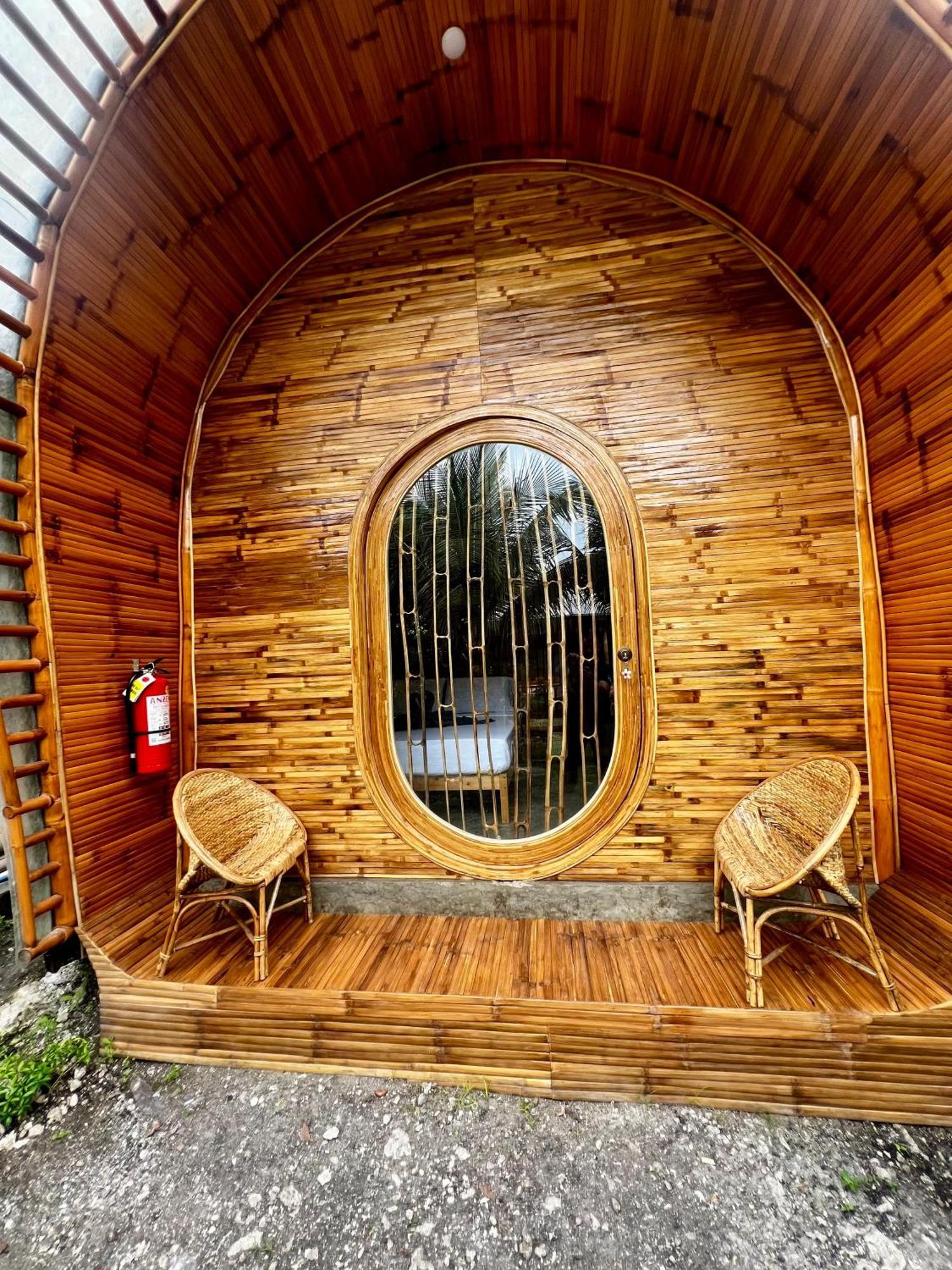 The Backyard Inn Moalboal Ngoại thất bức ảnh
