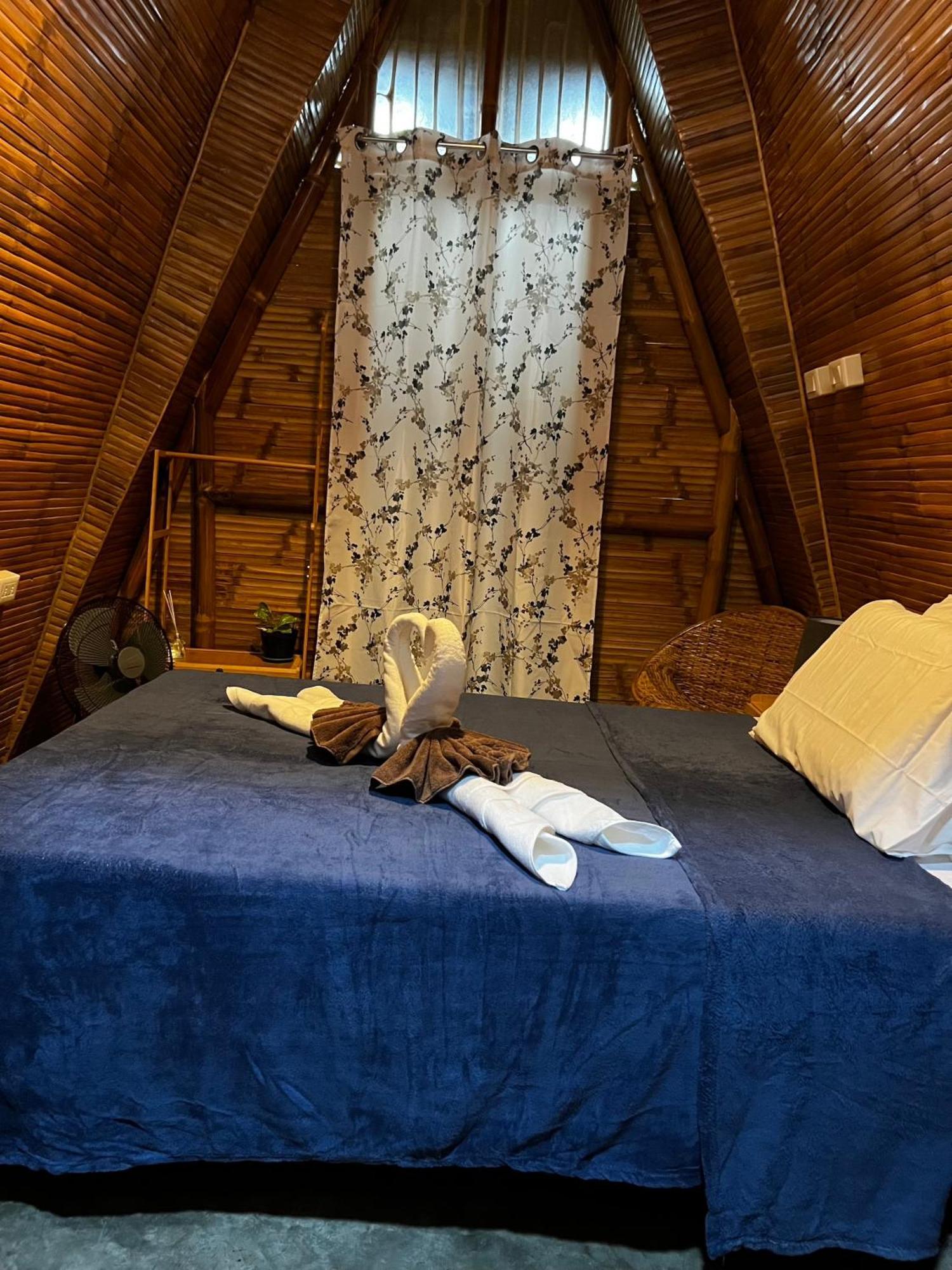 The Backyard Inn Moalboal Ngoại thất bức ảnh