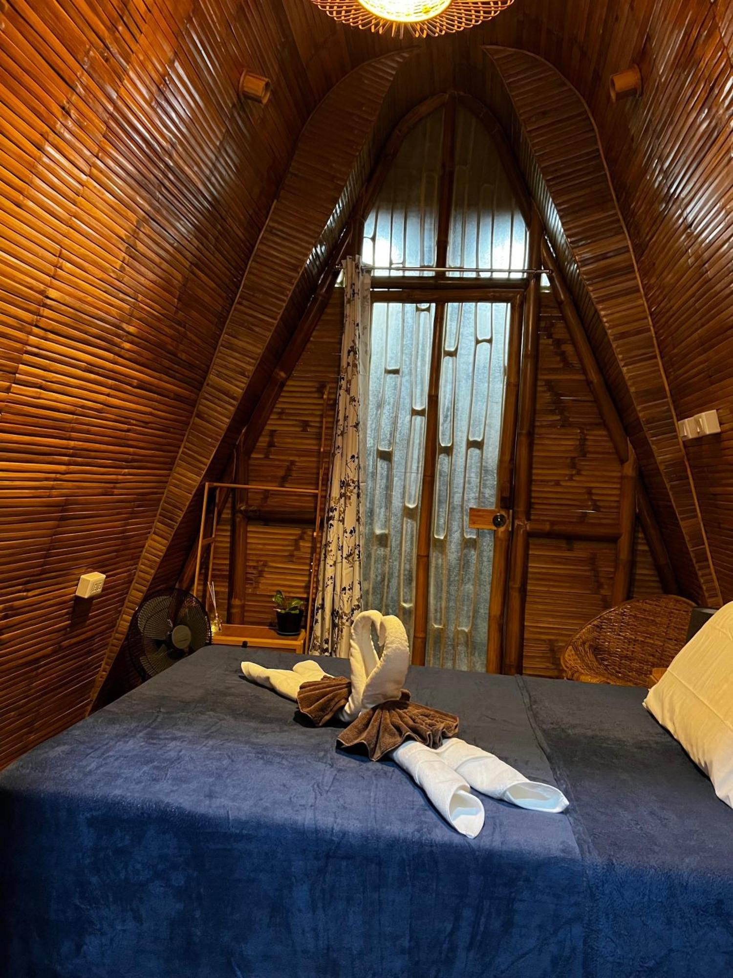 The Backyard Inn Moalboal Ngoại thất bức ảnh