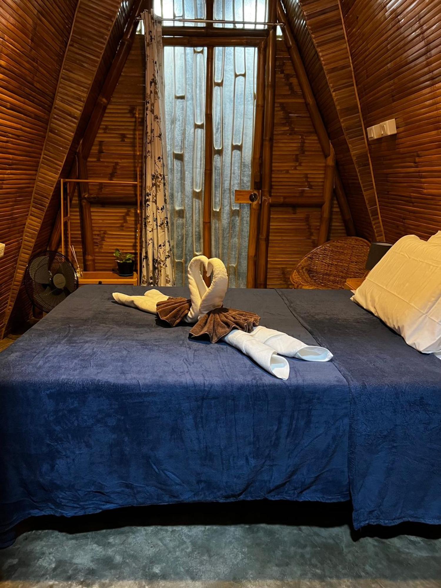 The Backyard Inn Moalboal Ngoại thất bức ảnh