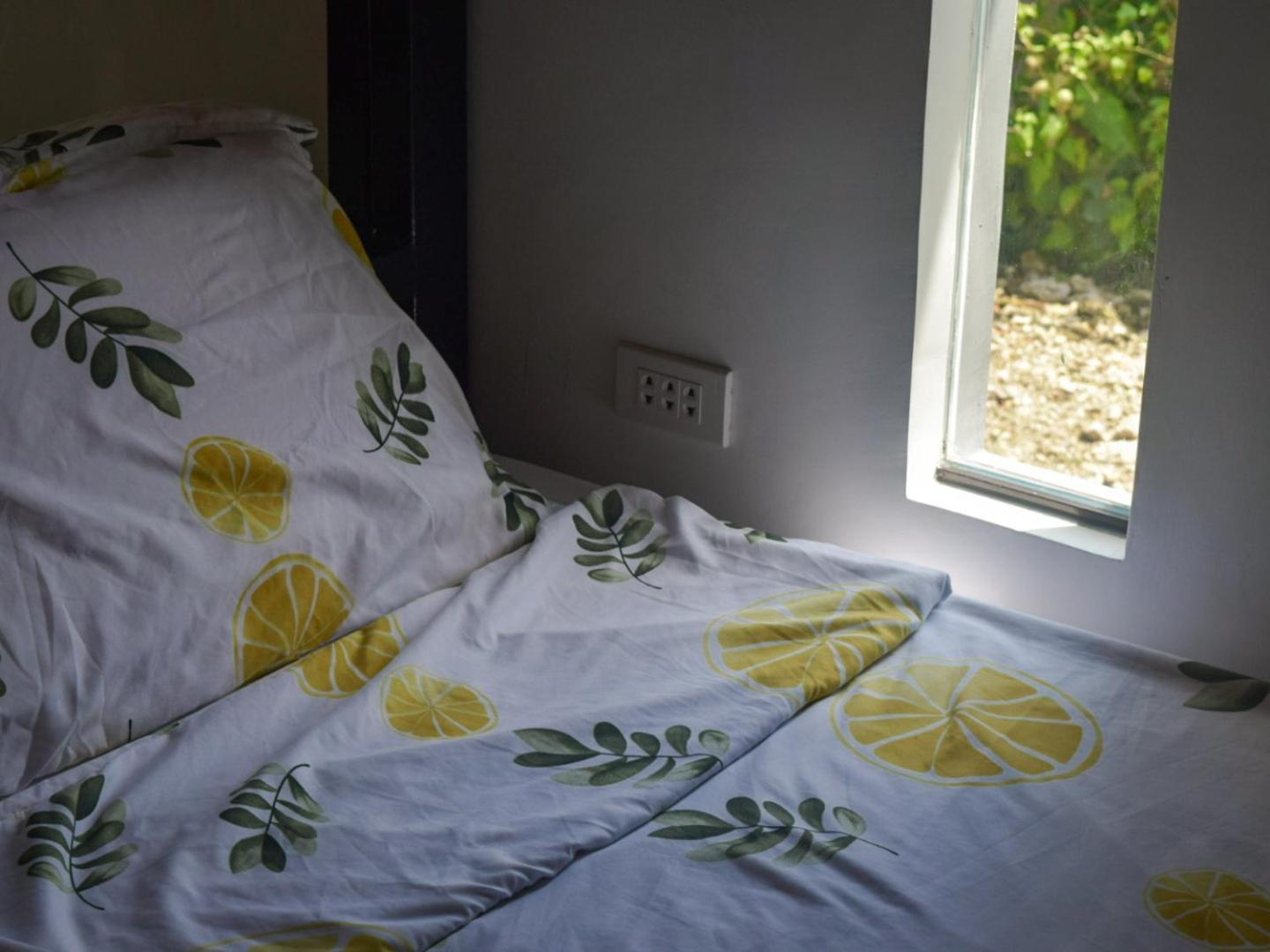 The Backyard Inn Moalboal Ngoại thất bức ảnh